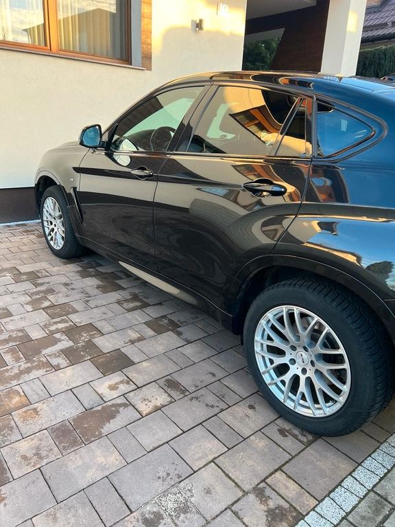 Image of BMW X6