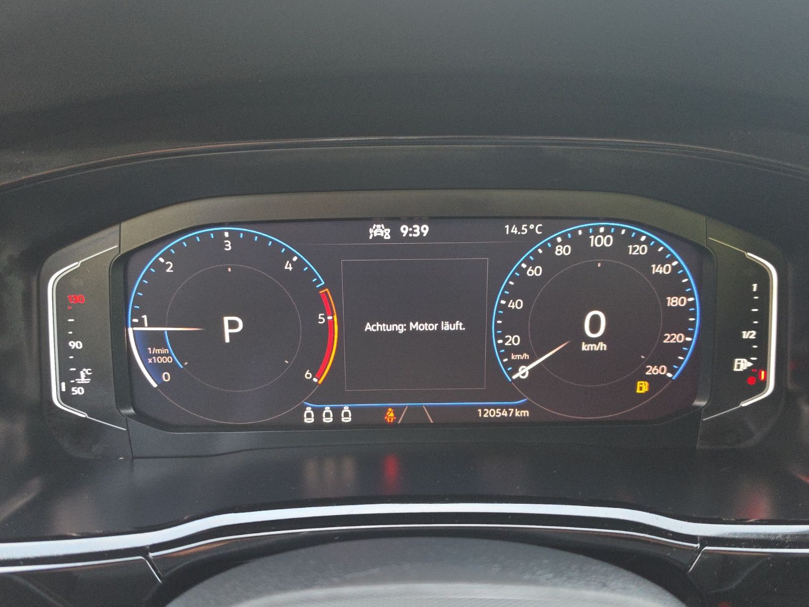 Fahrzeugabbildung Volkswagen Touran Highline BMT/Start-Stop AUTOMATIK 1.Hand