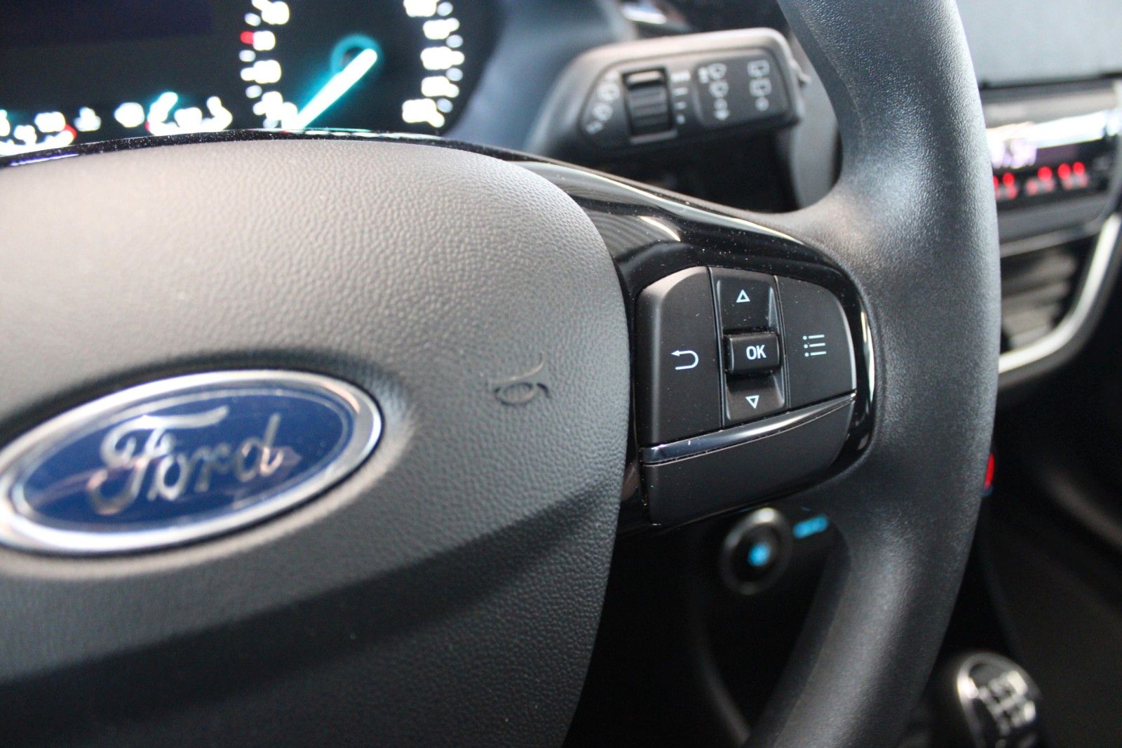 Fahrzeugabbildung Ford Fiesta Trend KLIMA LED aus 1.Hand nur 11.225 km