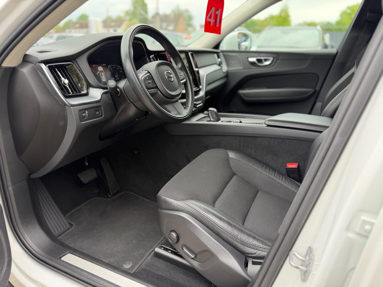 Volvo XC 60  Momentum Pro AWD*H&K*ACC*LED*AHK*