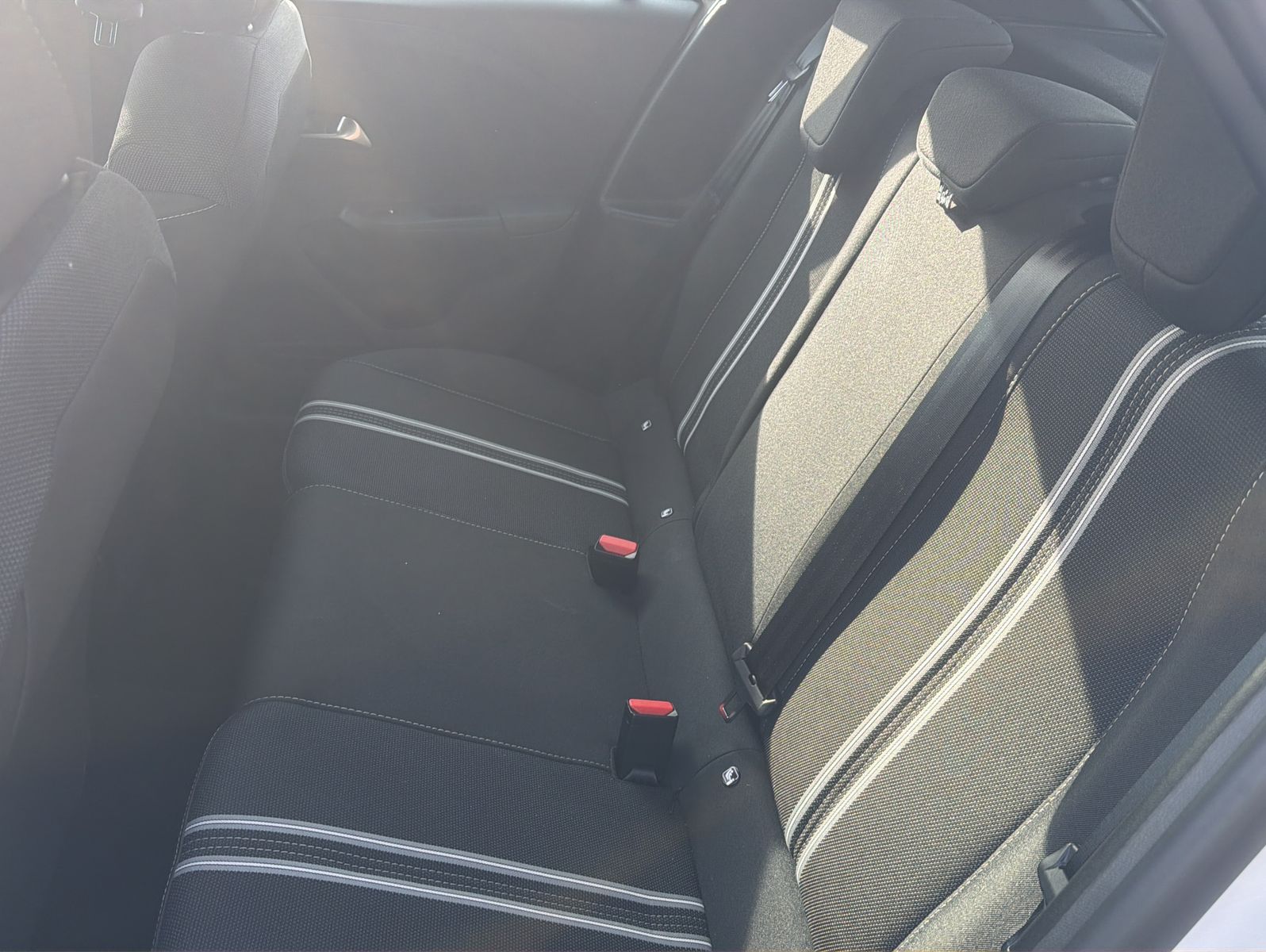 Fahrzeugabbildung Opel Corsa GS 101 PS Automatik