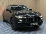 Maserati Levante Benzin 3.0 V6 257kW GRANLUSSO 4x4 Au... - schwarze Maserati Levante
