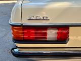Mercedes-Benz W123 / 250 6Zyl Handschalter UNGESCHWEIßT - Mercedes-Benz 250 mit Benzin-Antrieb: Limousine, W123