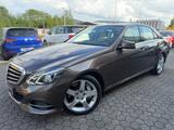 Mercedes-Benz E 500 AVANTGARDE/Wenig KM/1 Hand/GAR/Top Zustand - mit Benzin-Antrieb: Braun, Limousine