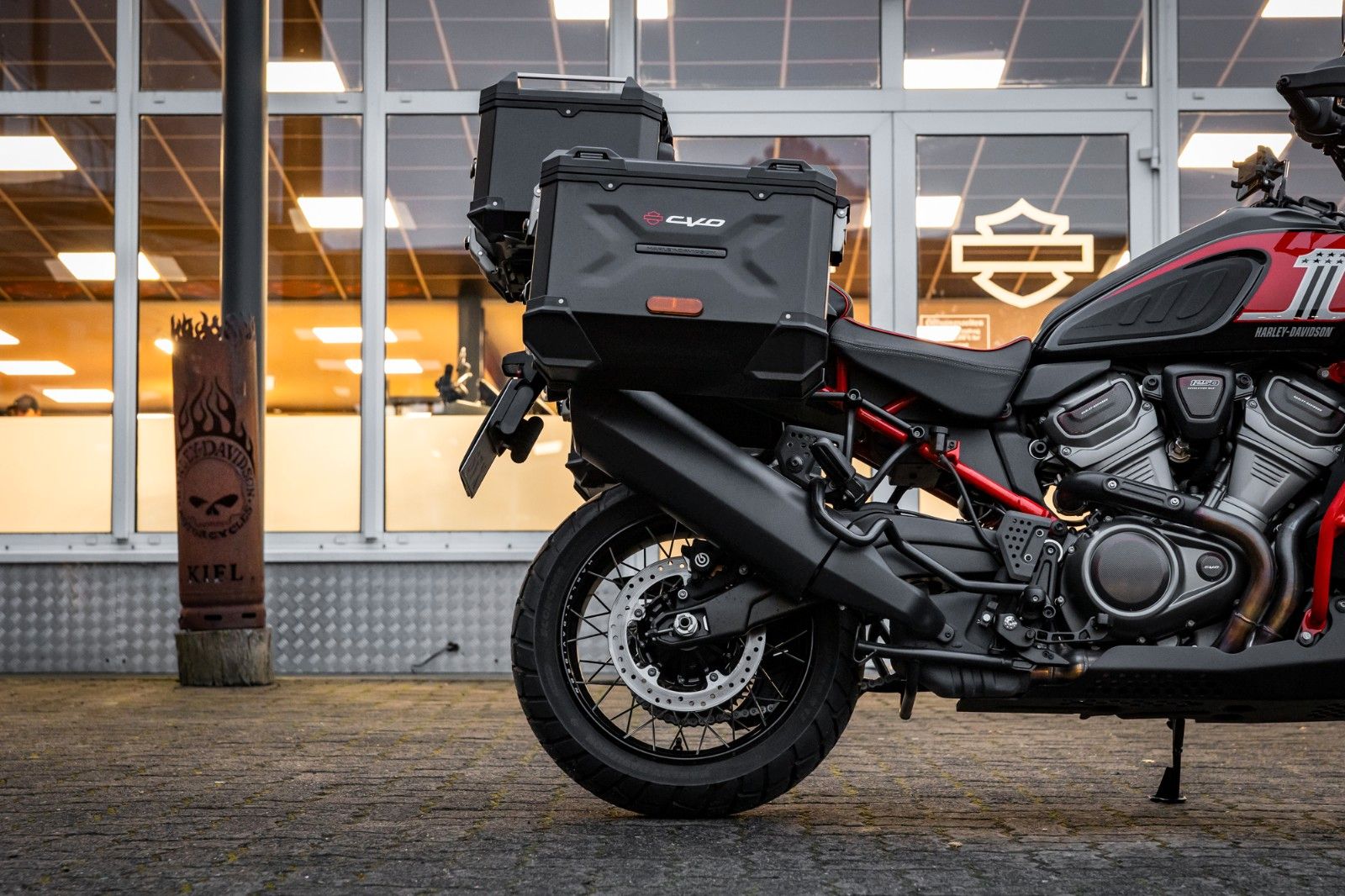 Fahrzeugabbildung Harley-Davidson RA1250SE PAN AMERICA CVO - 1.Hand