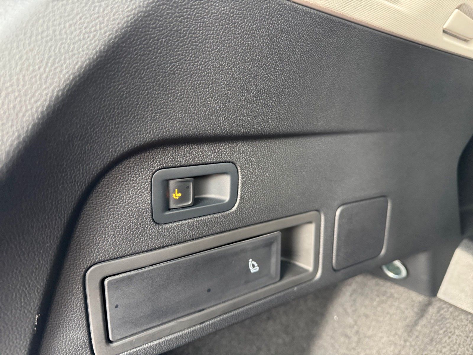 Fahrzeugabbildung Volkswagen Tiguan Allspace Life 1.5 TSI