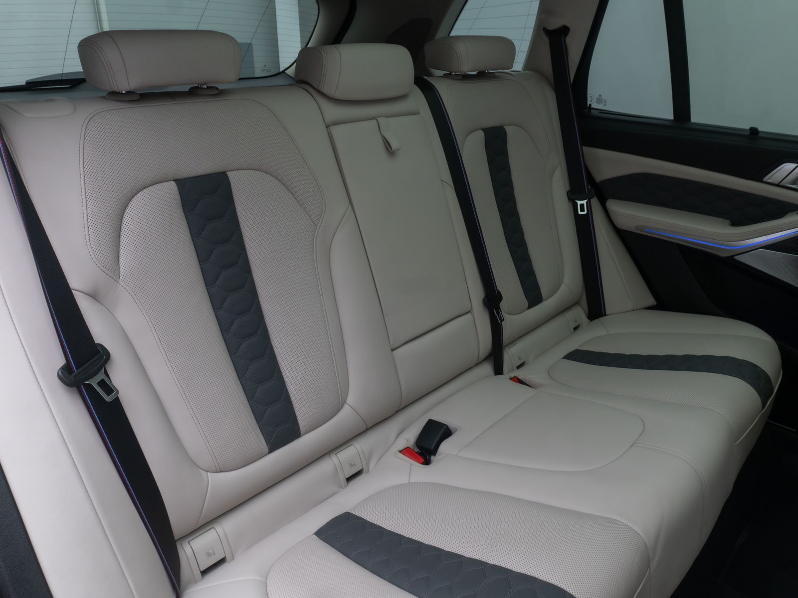 Fahrzeugabbildung BMW X5 M Competition Sky Lounge B&W Massage MegaVoll