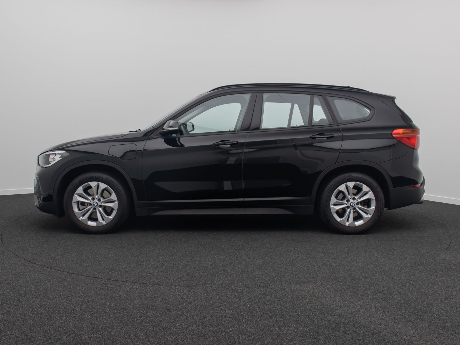 Fahrzeugabbildung BMW X1 xD25e ParkAss GeschwindigReg DAB Lordos Navi