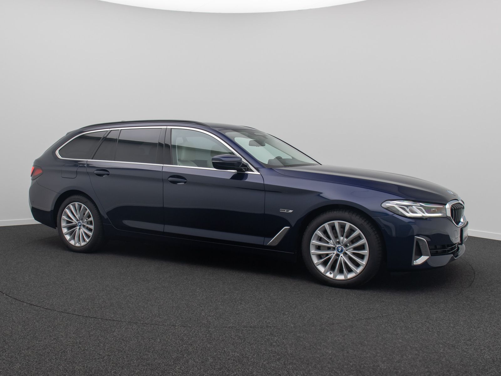 Fahrzeugabbildung BMW 530e xD  Luxury Line ACC Laser DAB Kamera Memory