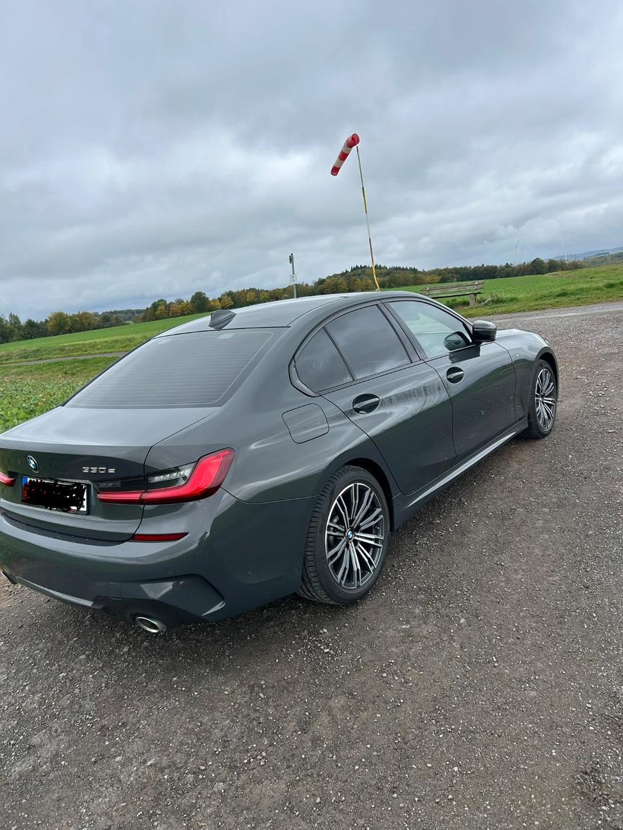 BMW 330e M Sport Automatik M Sport HUD/HK/NAV/DA