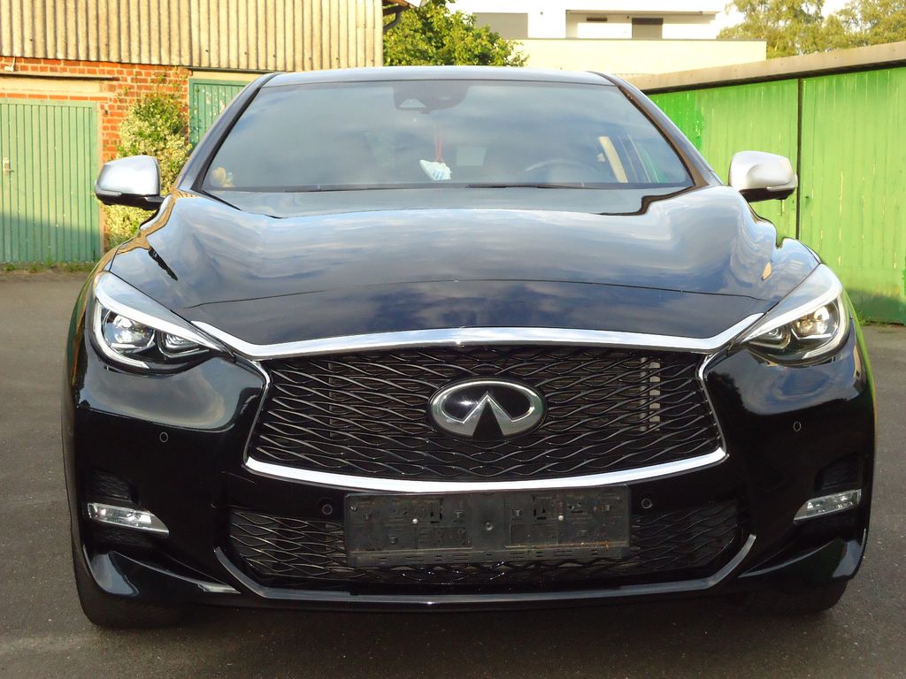 Image of Infiniti Q30