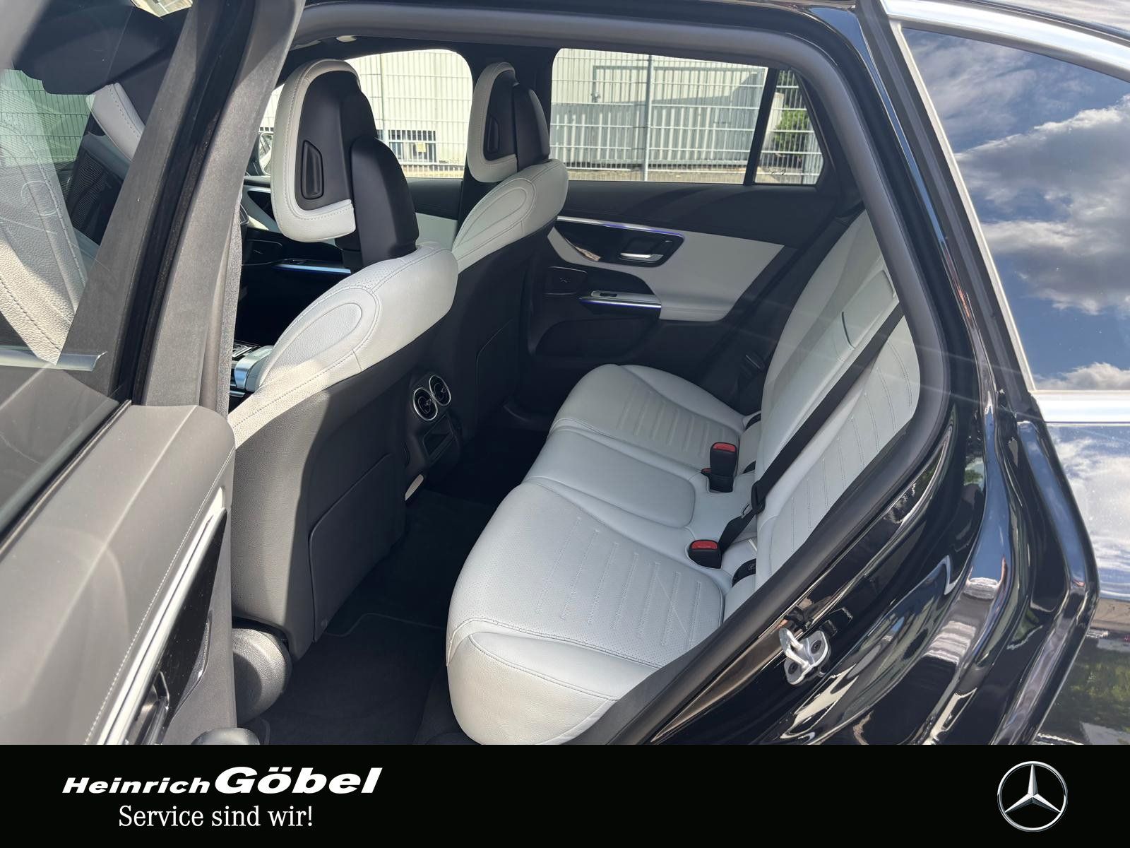 Fahrzeugabbildung Mercedes-Benz GLC 220 d 4M AMG*PANO*AHK*MEMORY-SITZE*360°KAMER