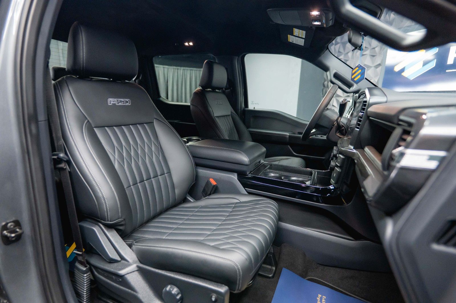 Fahrzeugabbildung Ford F150 5.0L V8 4x4 Offroad SuperCrew RAPTOR 19%