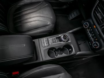 Ford Kuga 2.5 Plug-In Hybrid Vignale Stauassistent