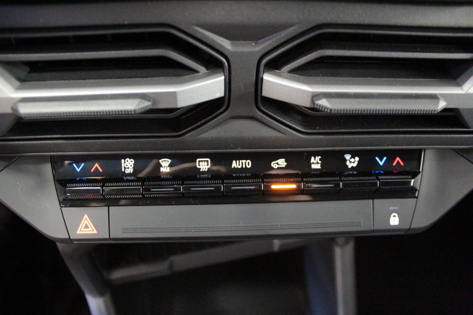 Fahrzeugabbildung Dacia Bigster Hybrid 155 Journey *Winter-*City-Paket*
