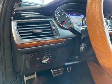 Audi RS6 quattro performance *PANO*KAM*PDC*TOUCH*