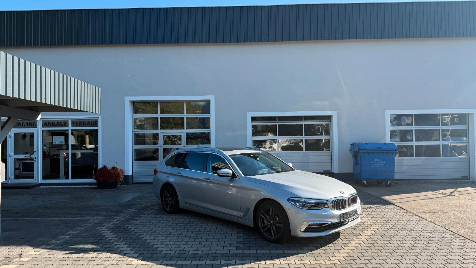 BMW 530d xDr Luxury AbstTemp AHK Pano Komf HeadUp