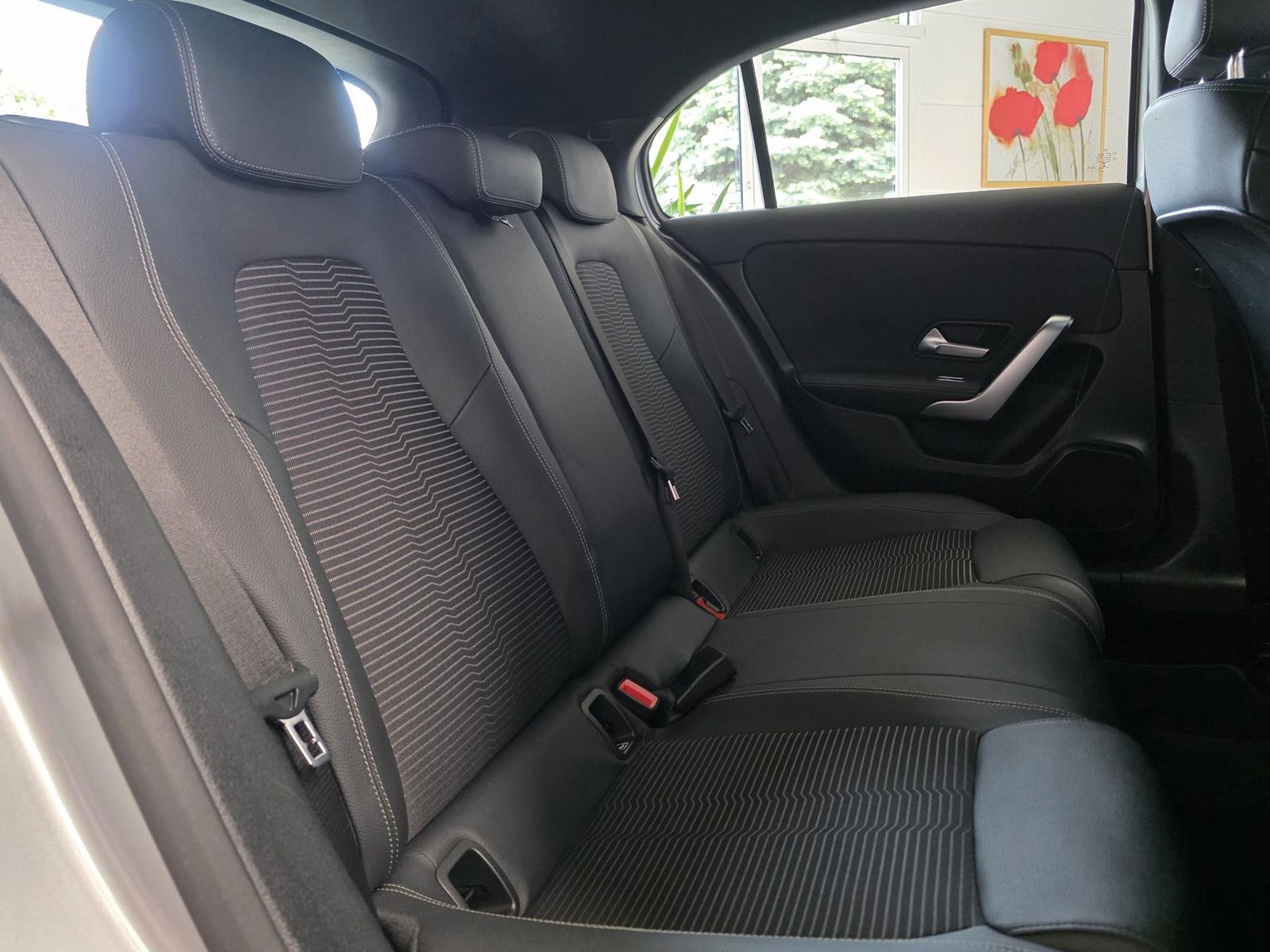 Fahrzeugabbildung Mercedes-Benz A 200 /LED/Navi/MBUX/DAB/VZE/Park-As./Induktion