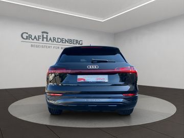Audi Q8 e-tron - 5