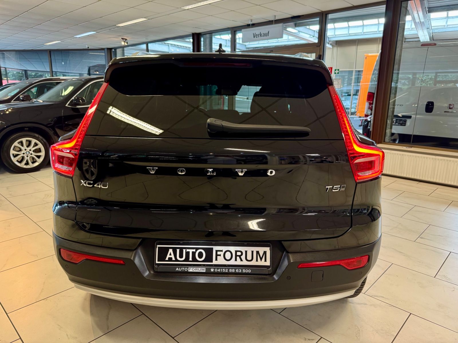 Volvo XC40 2.0 T5 AWD AUT LEDER NAVI LED CAM SHZ PDC foto 7