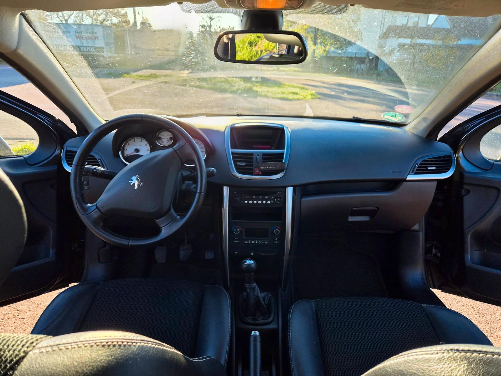 Peugeot 207 2011 — photo 11