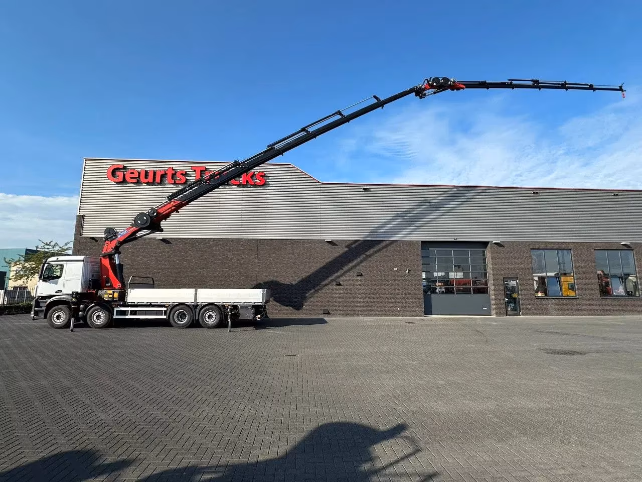 Mercedes-Benz Arocs 3251 8X2 + HMF 7020-K7 FJ 1400-K6 KRAAN/KR