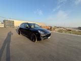 Porsche Cayenne GTS 4.8 V8 - Porsche Cayenne: Schwarz
