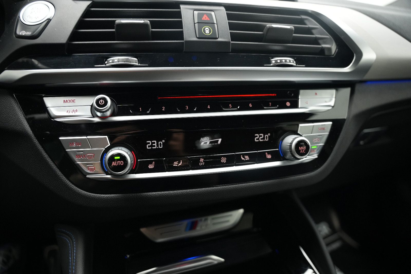 Fahrzeugabbildung BMW X4 M40/HUD/LED/AHK/Leder/HUD/Ambiente/360°Cam/