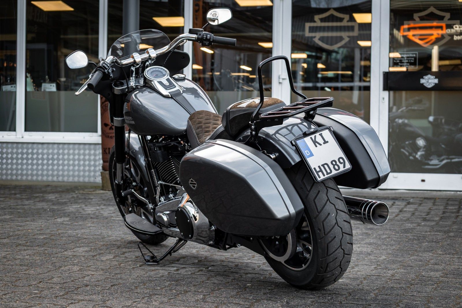 Fahrzeugabbildung Harley-Davidson FLSB SPORT GLIDE 107 - Dr. Jekill & Mr. Hyde -