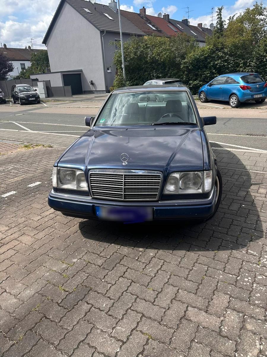 Mercedes-Benz E 220