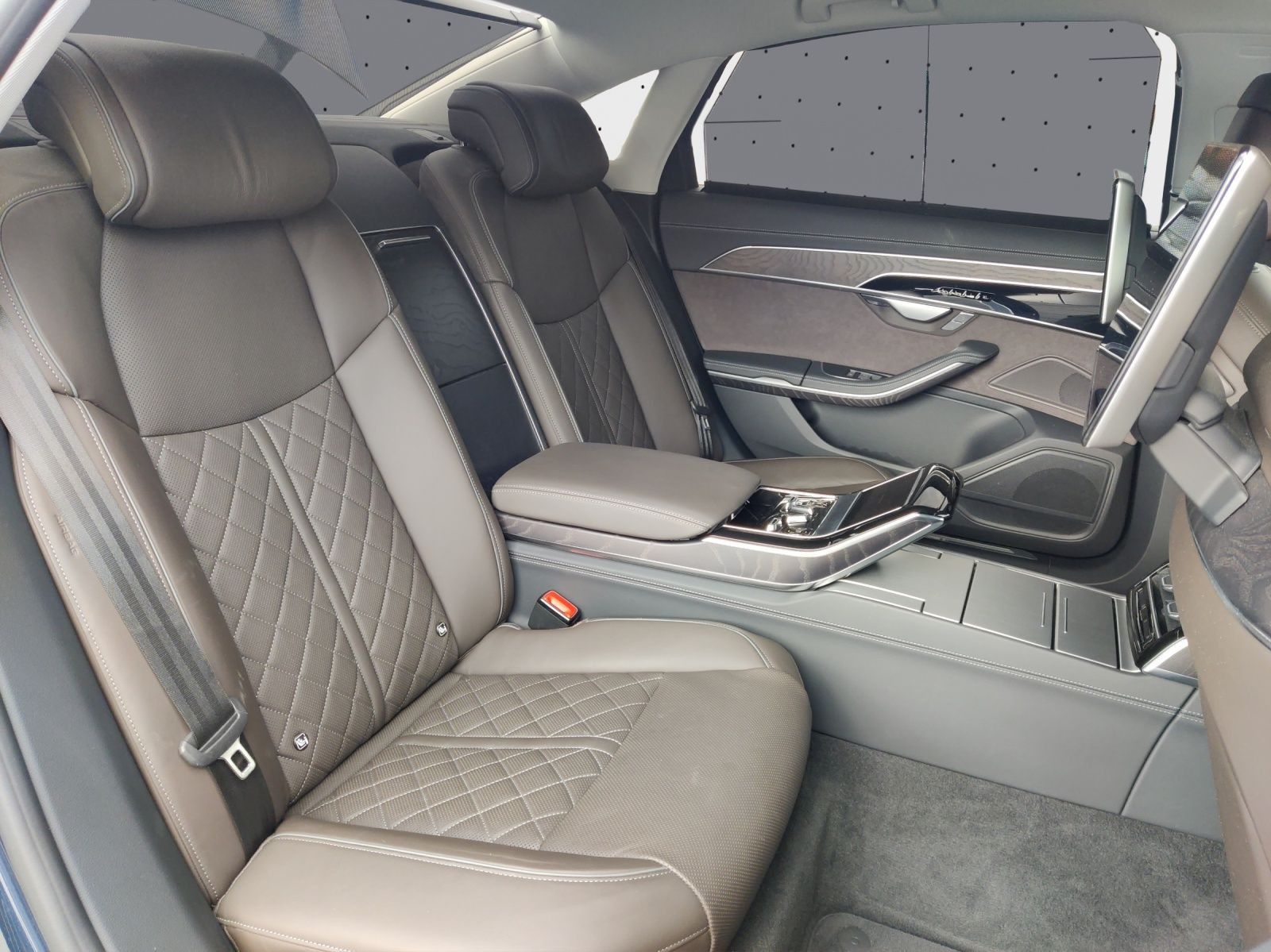 Audi A8 - Bild 17