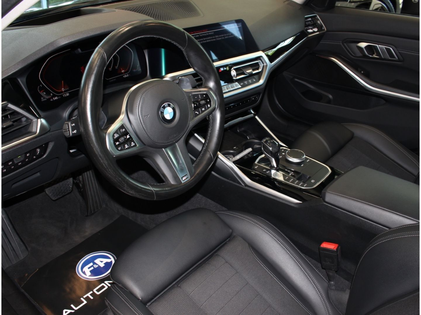 Fahrzeugabbildung BMW 330 d xDrive Sport Line HUD*Laser*M3 Felgen