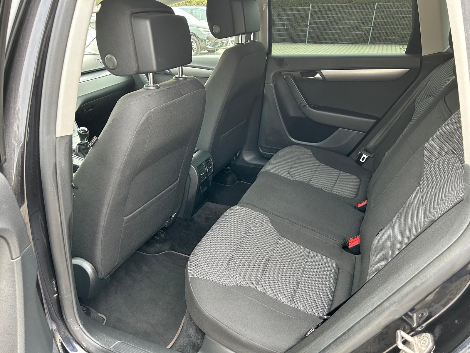 Fahrzeugabbildung Volkswagen Variant 2.0 TDI°4Motion°AHK°Navi°PDC°