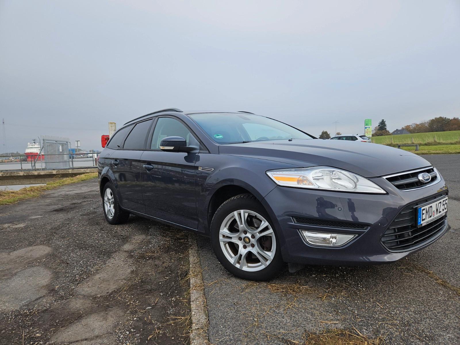 Ford Mondeo 2013 — interior