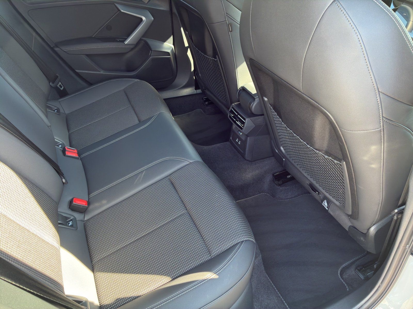 Fahrzeugabbildung Audi S3 Sportback quattro 2.0 TFSI 360,Kamera,LED,LM