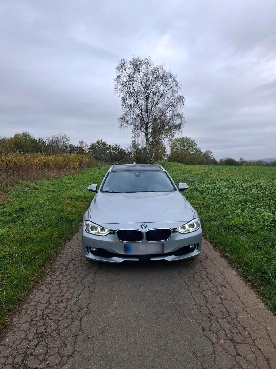 BMW 320 2013 — rear view