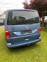 Volkswagen T6 Multivan - blaue Volkswagen T6