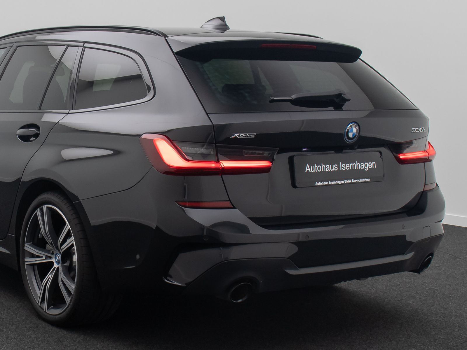 Fahrzeugabbildung BMW 330e xD M Sport Kamera Laser HUD DAB HiFi Komfor