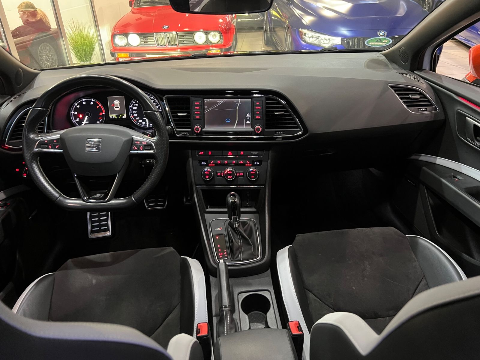 Fahrzeugabbildung SEAT Leon Cupra 290 DSG *ORANGE LINE * SCHALENSITZE *