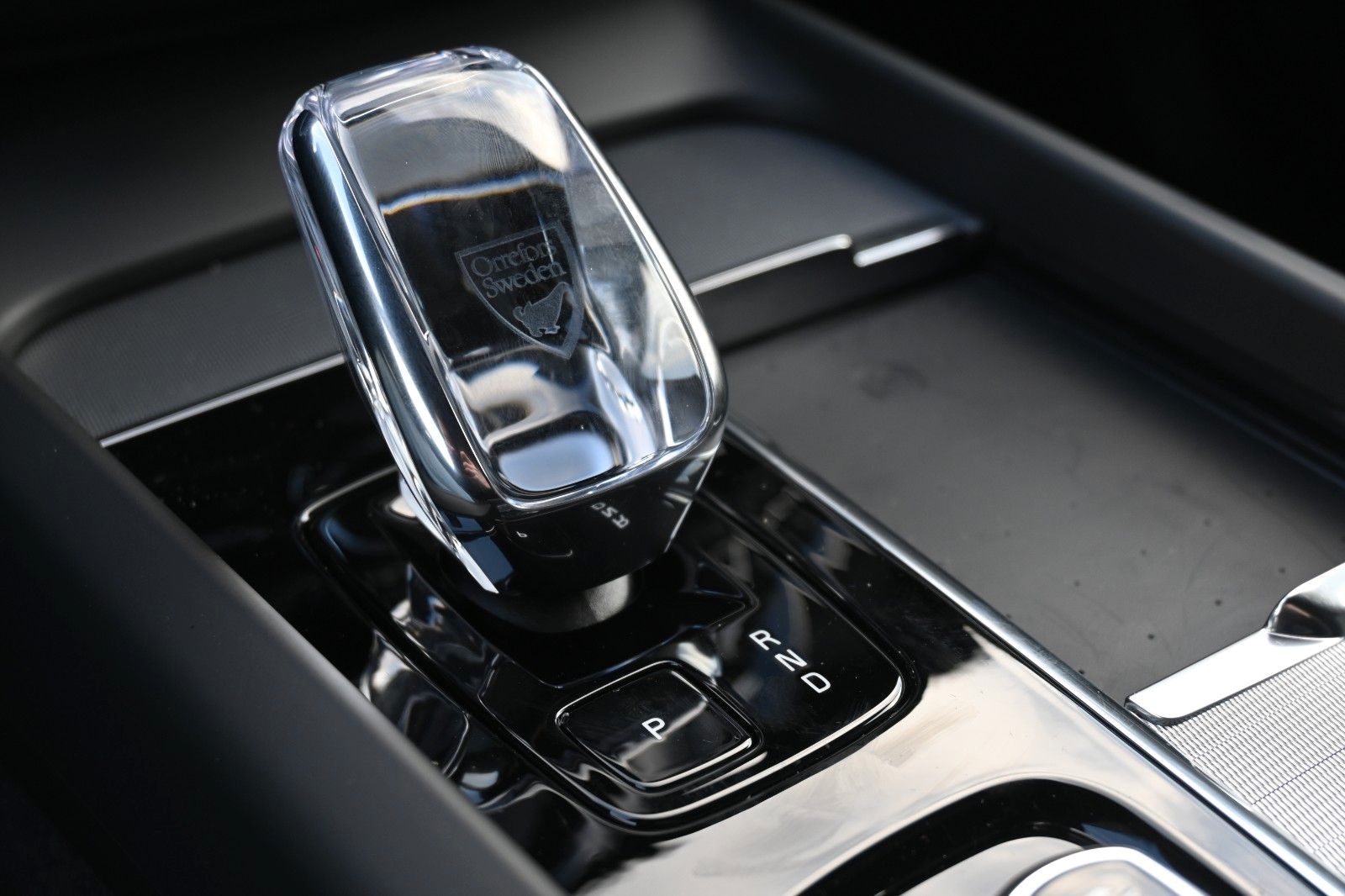 Fahrzeugabbildung Volvo XC60 B5 AWD Plus Dark*H&K*FSHZG*360°*ACC*AHK