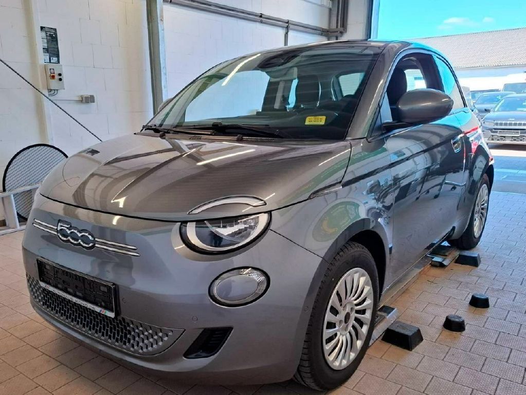 500e 3+1 MY23 118PS 42kWh KLIMA*CARPLAY*TEMPOMAT