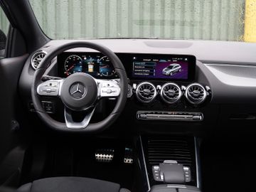 Fahrzeugabbildung Mercedes-Benz GLA 200/AMG/PANO/LED/AHK/NIGHTP./KEYLESS