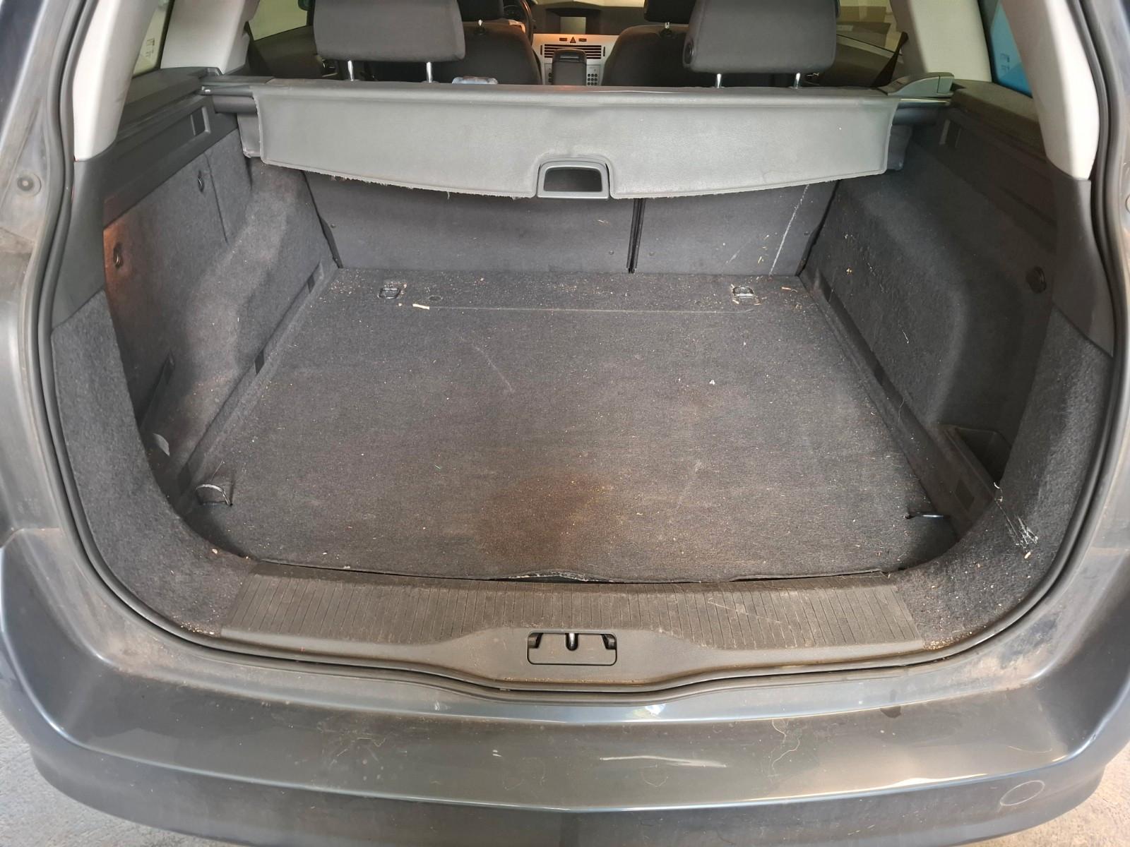 Opel Astra 2009 — photo 9