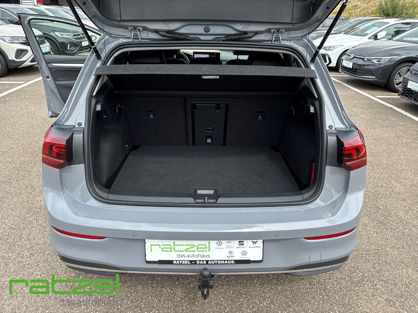 Fahrzeugabbildung Volkswagen Golf Energy Life 1,5 l eTSI DSG AHK Navi Kamera