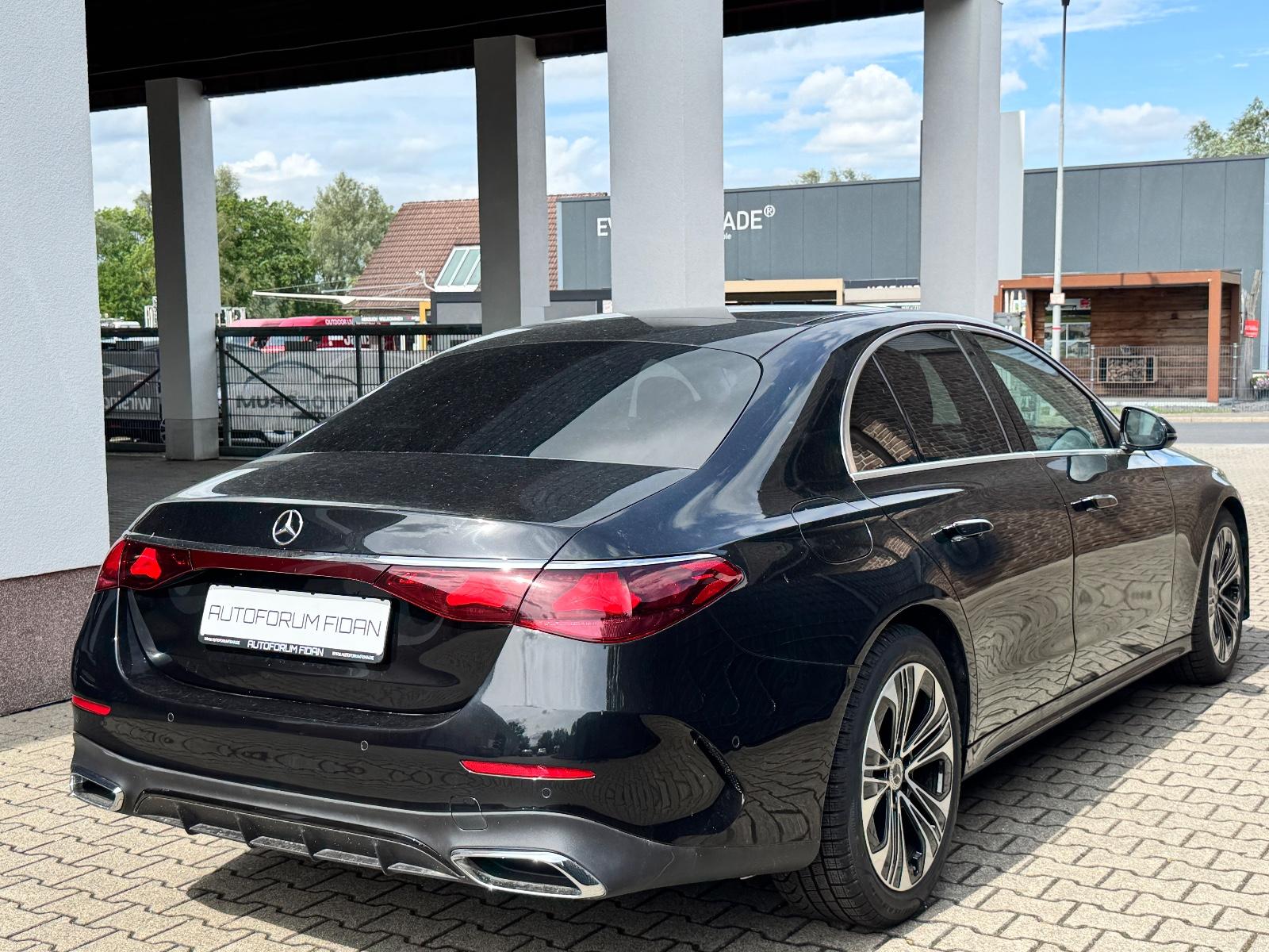 Mercedes-Benz E 200 AMG-LINE KAMERA|NAVI|KLIMA|SHZ|CARPLAY|LED