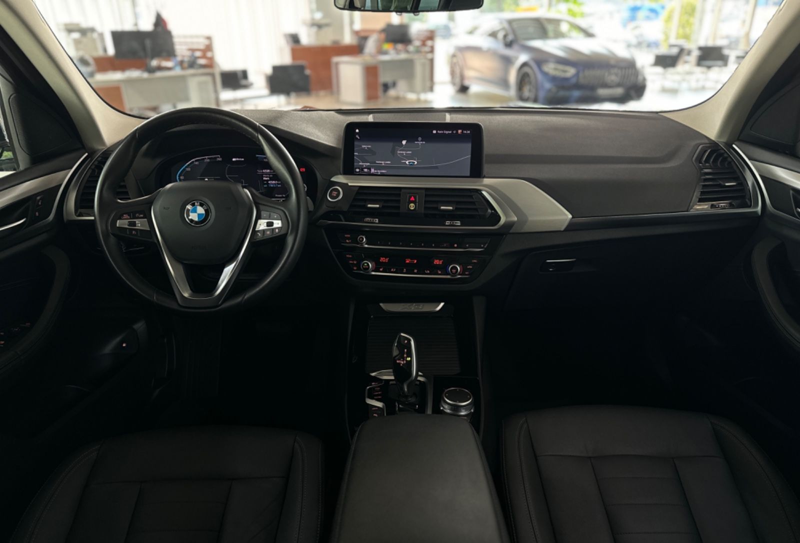 Fahrzeugabbildung BMW X3 xD30e DAB HiFi Leder Alarm Komfort Individual