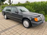 Mercedes-Benz TE 230 T Kombi Oldtimer - Mercedes-Benz E 230: Kombi
