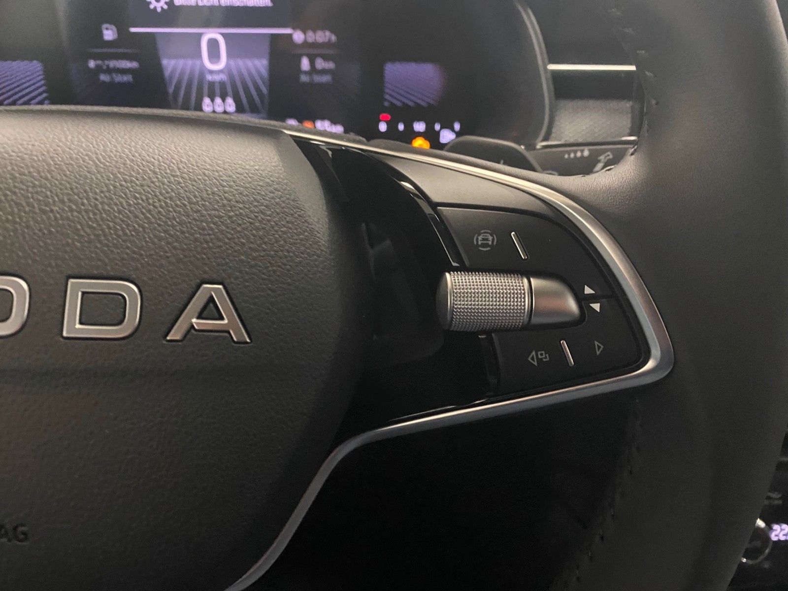 Fahrzeugabbildung SKODA Kamiq 1.5 TSI DSG Selection+SITZHEIZUNG+KAMERA++