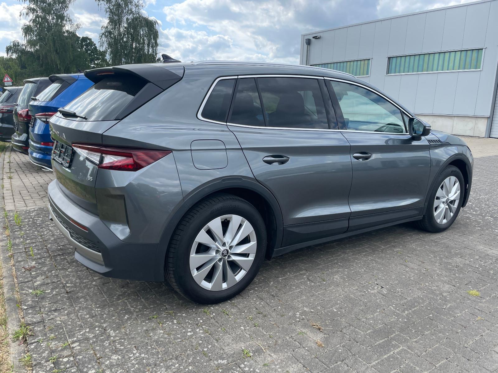 Skoda Elroq 85 Loft, Kamera, AHK