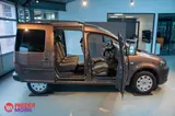 Volkswagen Caddy Kombi Rollstuhlfahrzeug - Volkswagen Caddy: Kombi